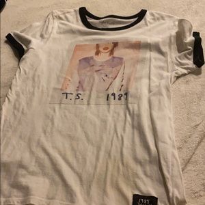 Taylor Swift world tour t shirt